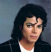 迈克尔·杰克逊的出生日期_迈克尔·杰克逊的生辰八字